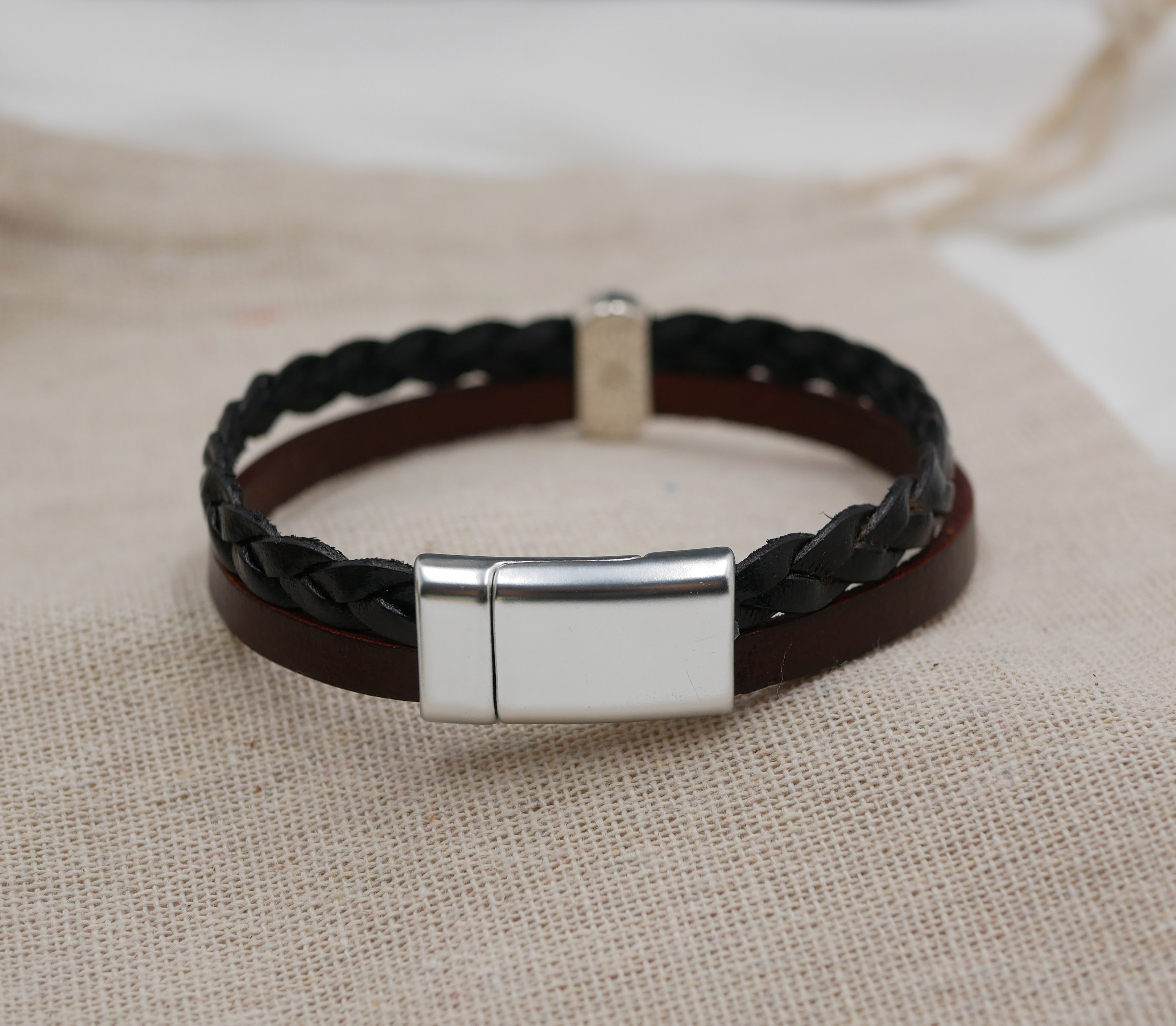 Medaillon armband duo zwart en bruin vintage geweven leer met magnetische sluiting