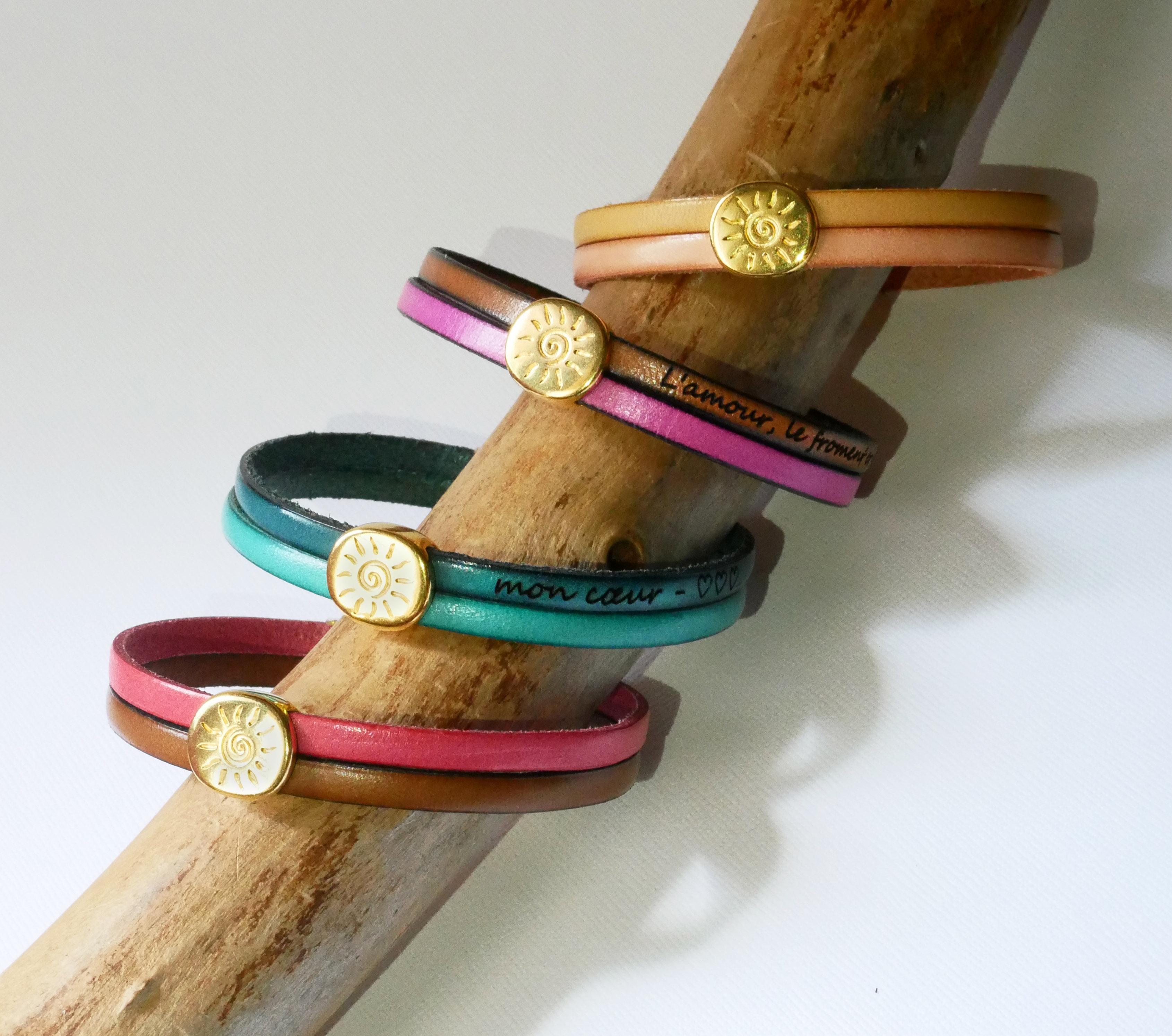 Soleil gouden armband op een duo van leer om te personaliseren en graveren