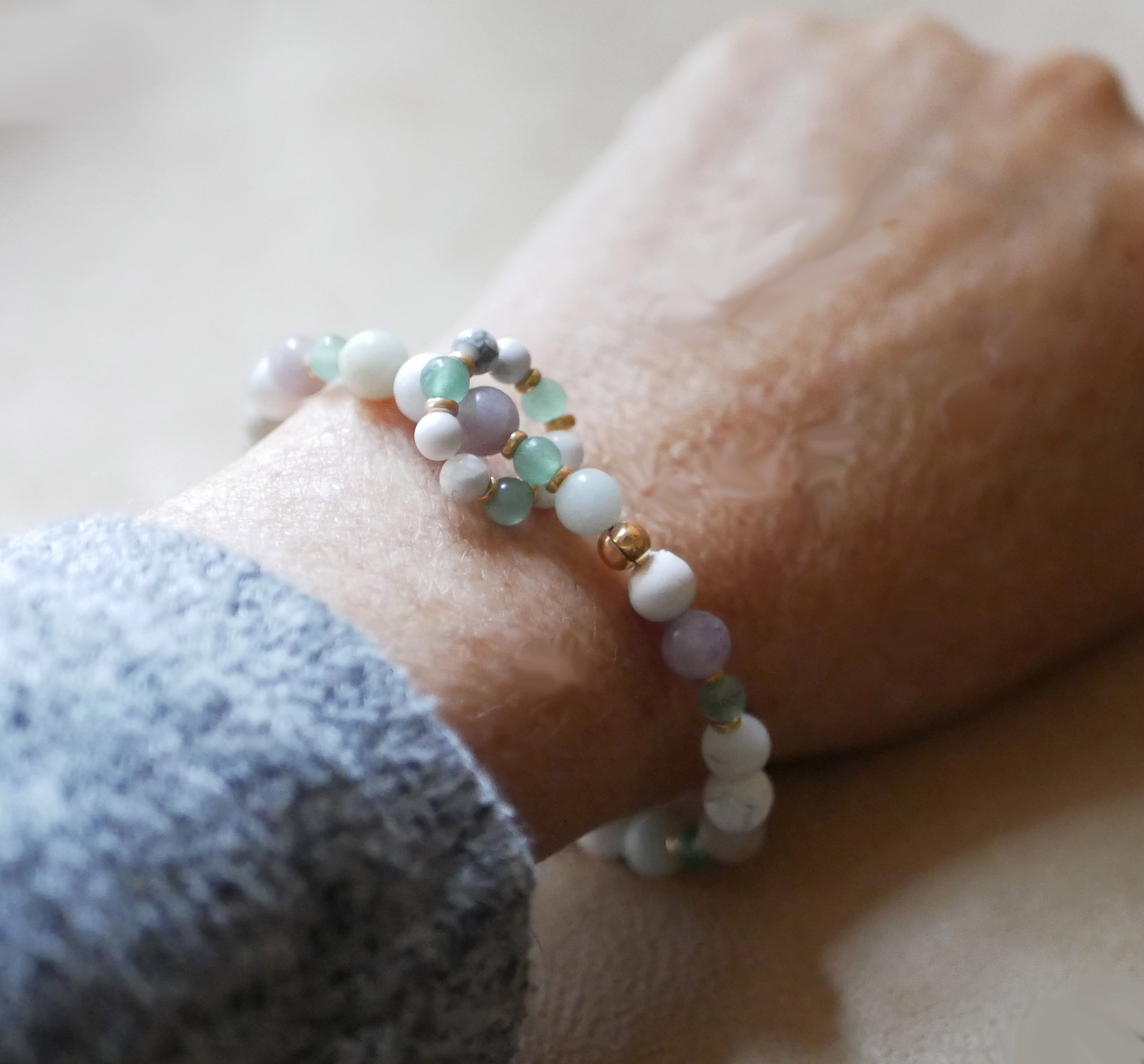 Aventurijn natuurstenen armband met miniparelring