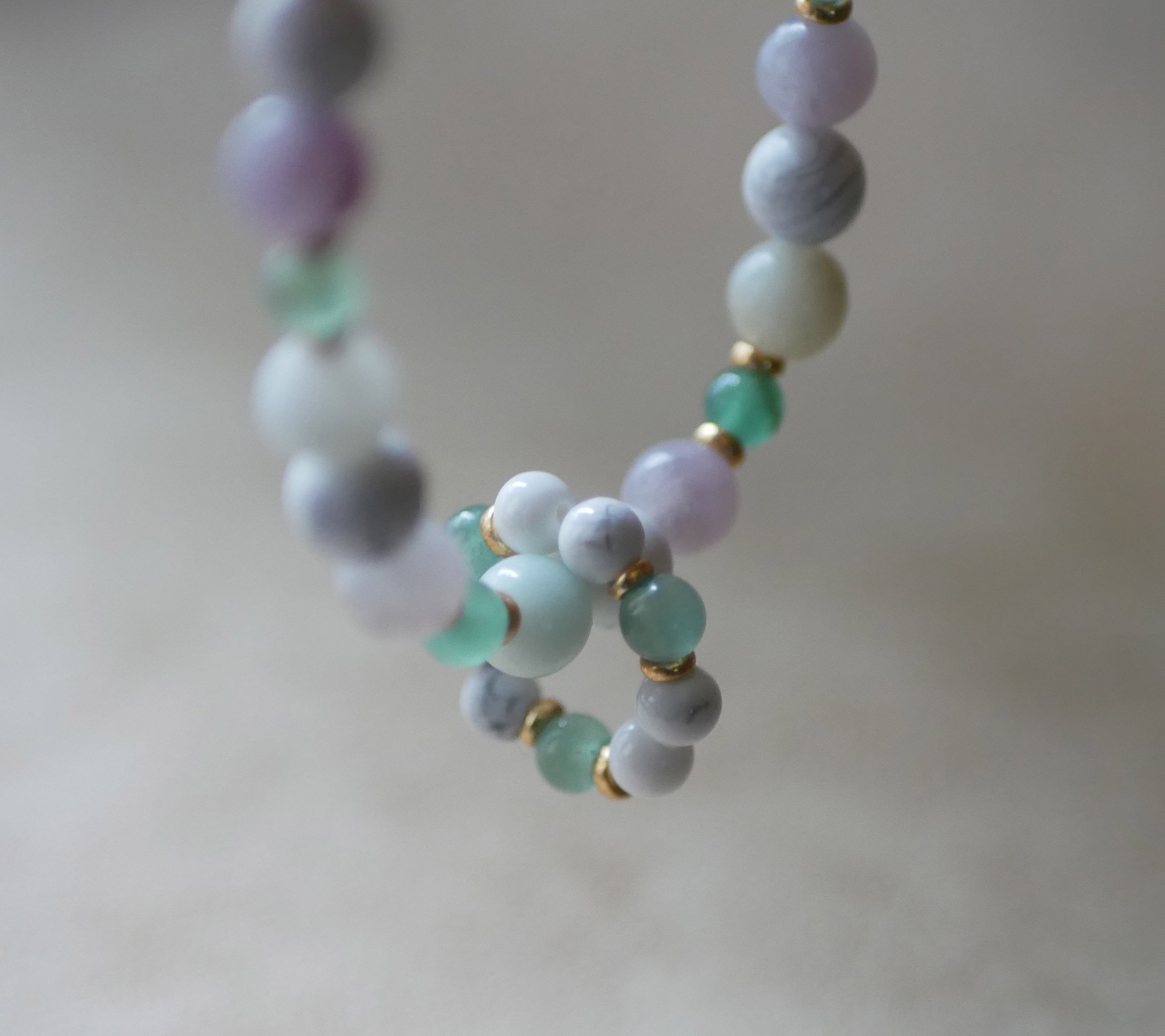 Aventurijn natuurstenen armband met miniparelring
