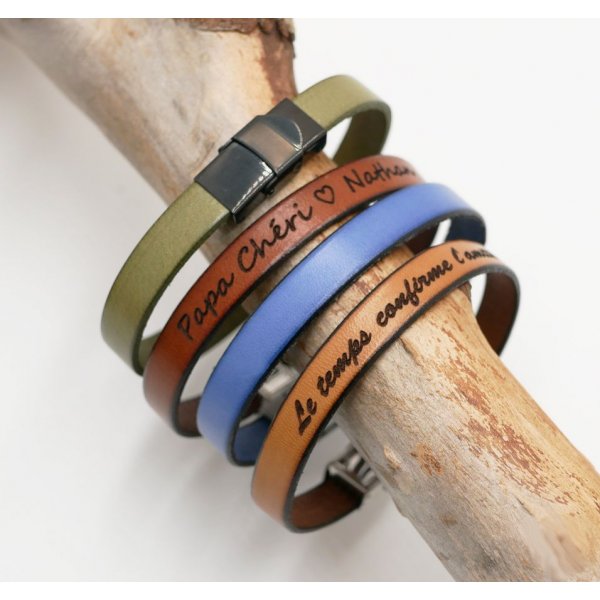 Verstelbare leren riem met zwarte sluiting voor personalisatie door gravure 