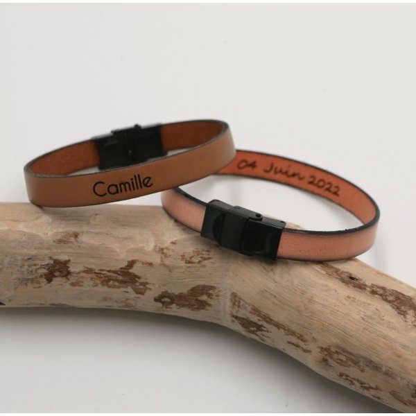 Verstelbare leren riem met zwarte sluiting voor personalisatie door gravure 