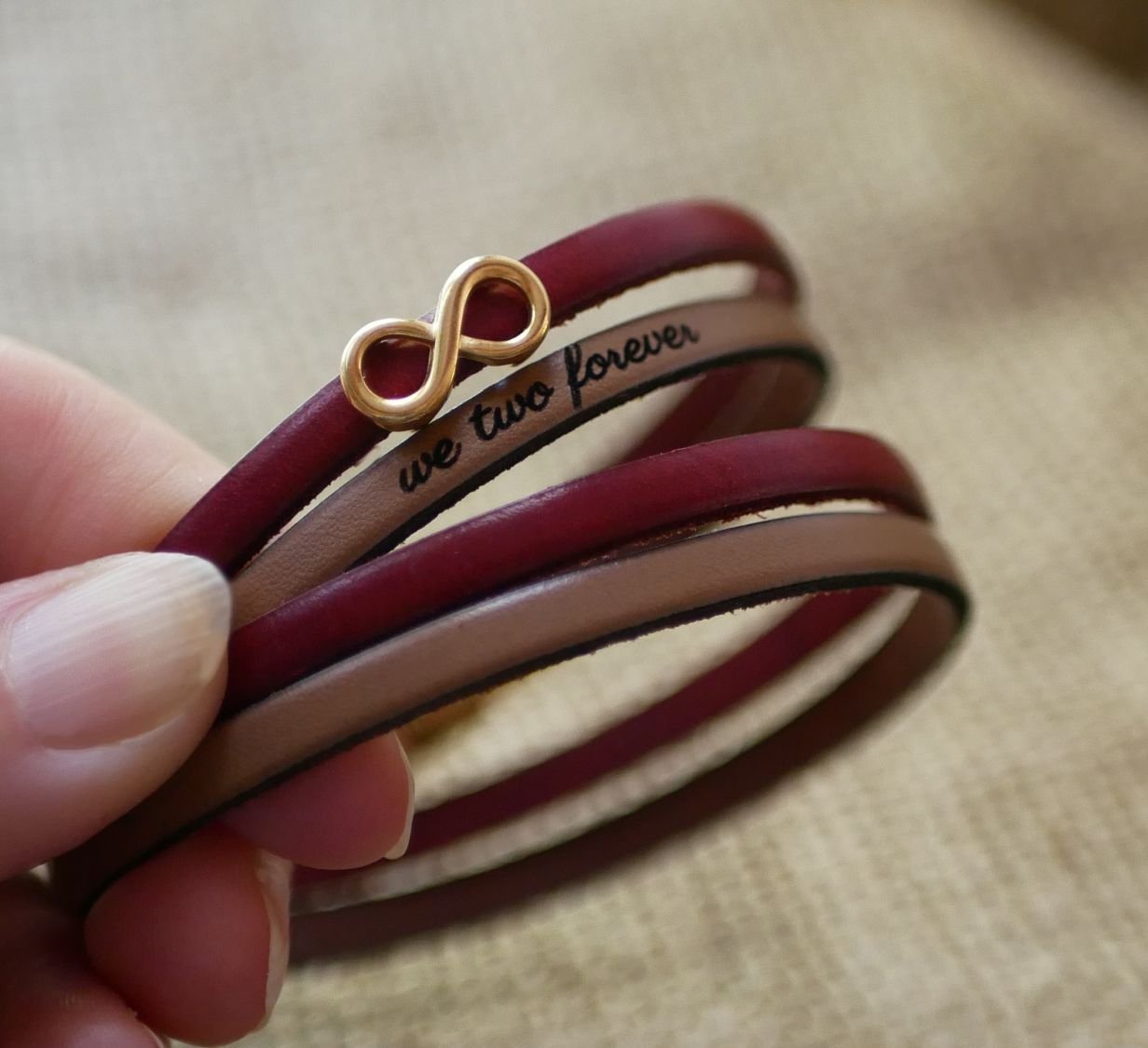 Gouden armband met oneindigheidssymbool in 2 leren om te personaliseren  