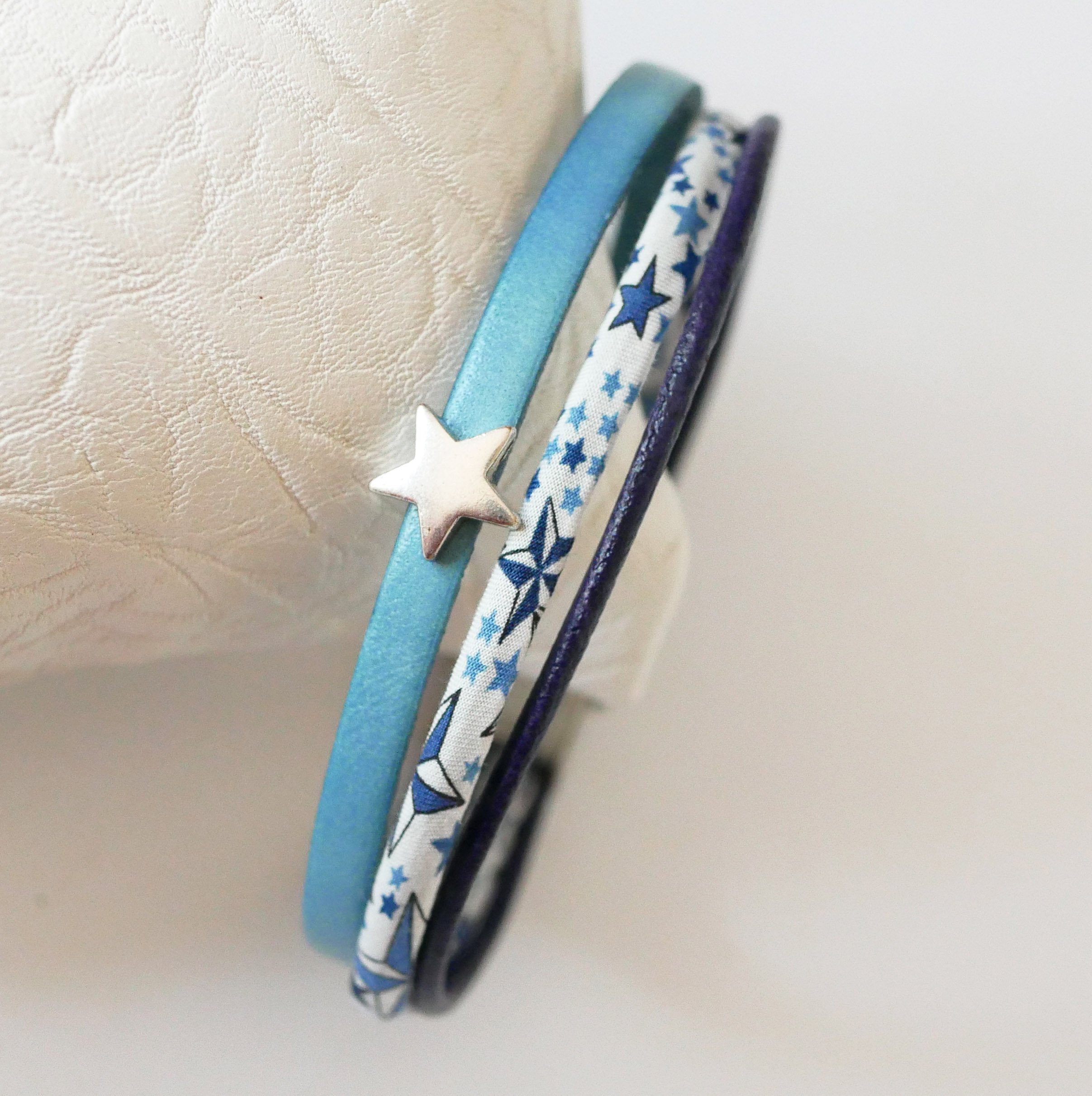 Trio van leer en Liberty koord armband met blauwe sterren