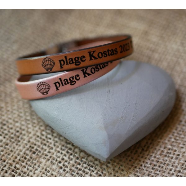 Gegraveerd cadeau voor een koppel: 2 leren armbanden gepersonaliseerd met dezelfde gravure 