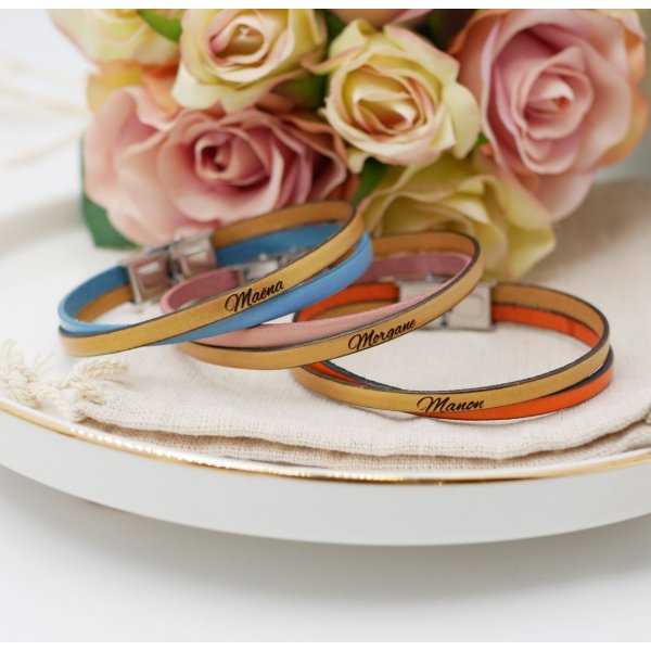 Gepersonaliseerde gekruiste leren duoarmband voor meisjes of vrouwen 