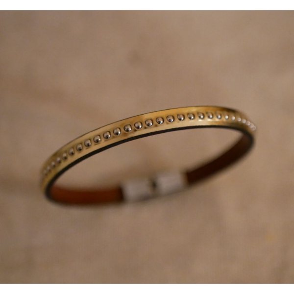 Set lederen riemen om te stapelen, aanpasbaar in goud- en metaaltinten