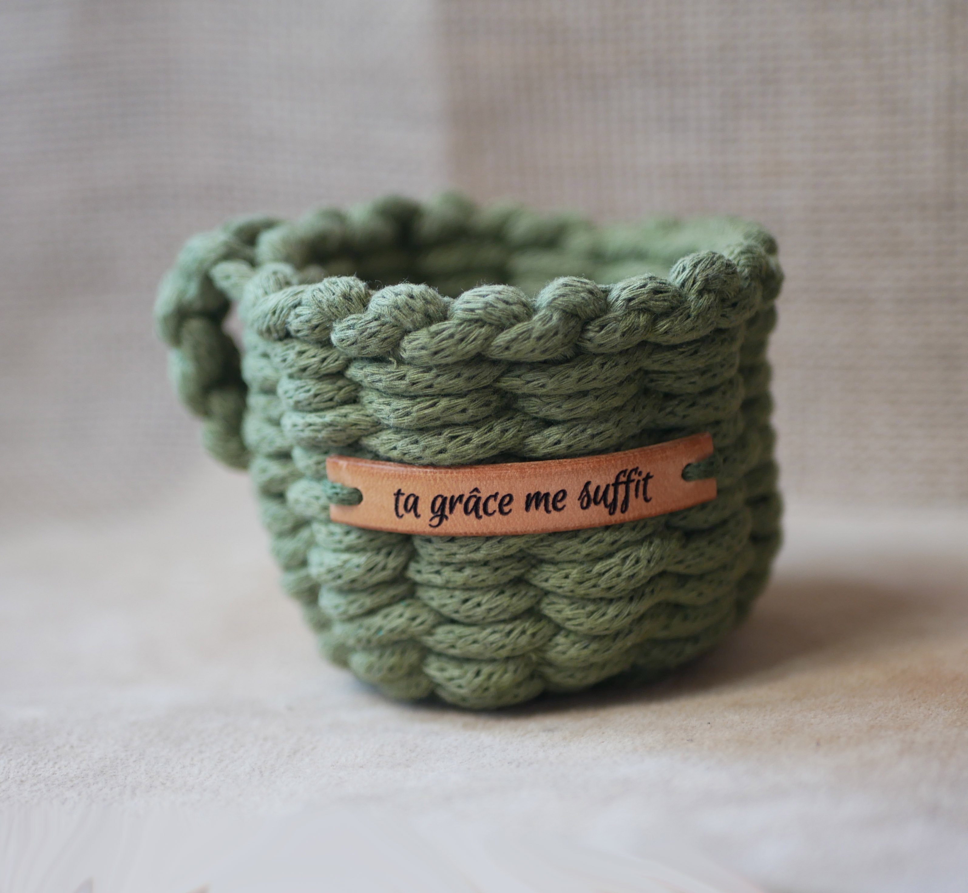 Aangepast leren label met gegraveerde boodschap