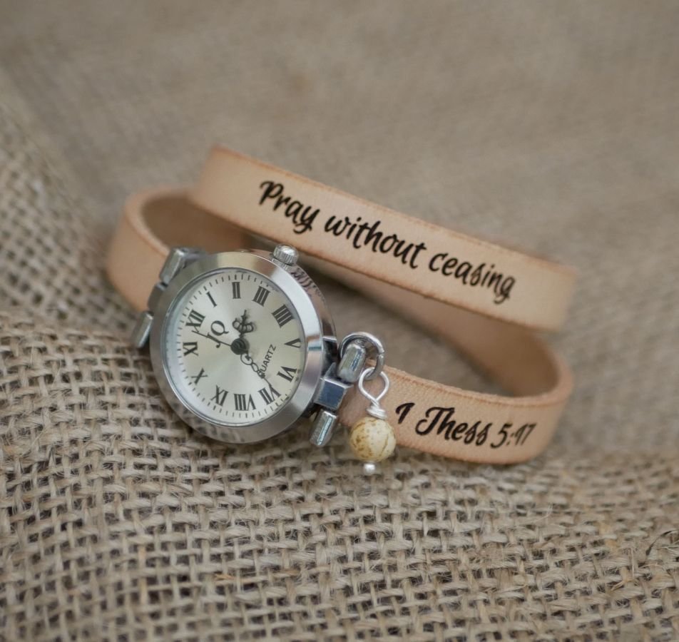 Lederen armbandhorloge 2 slagen aanpasbaar met zilveren wijzerplaat