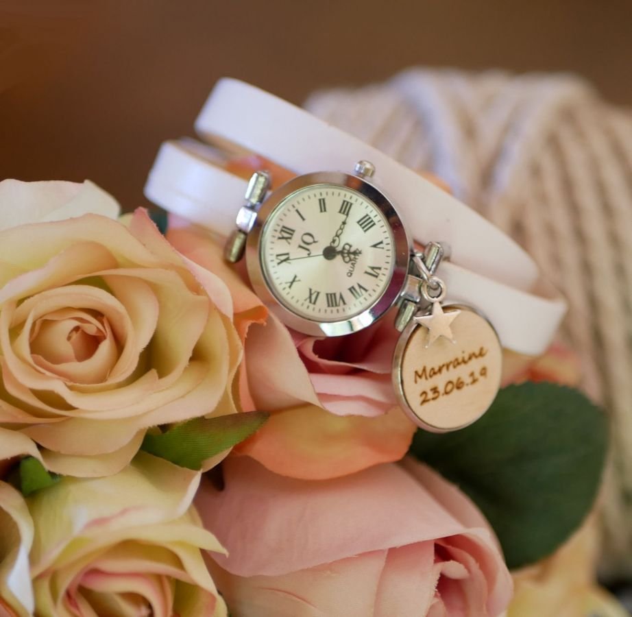 Gegraveerd houten cabochon horloge met dubbele lederen band 