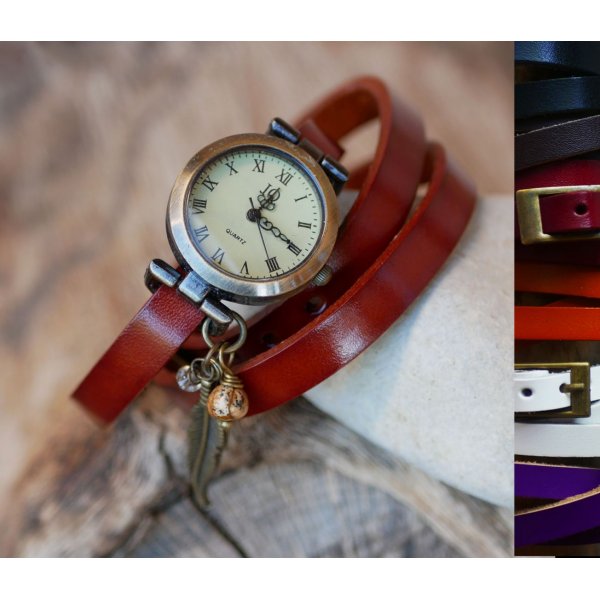 Leren armbandhorloge met veer- en parelbedels