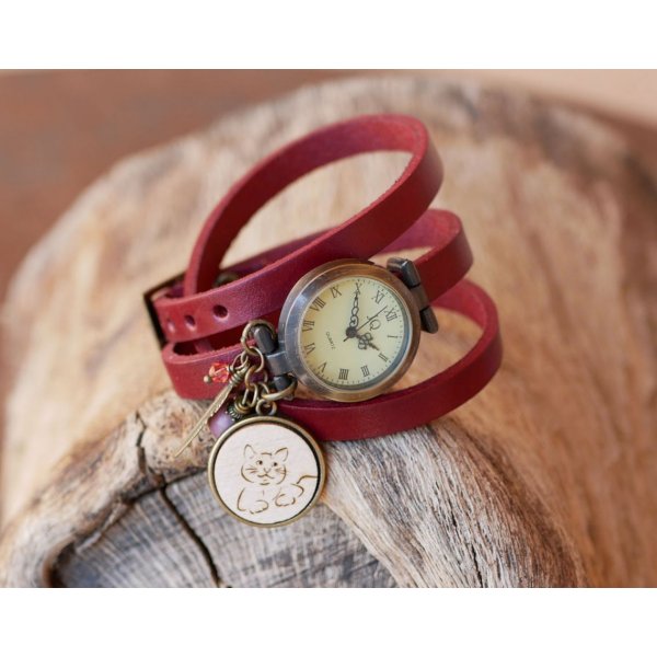 Lederen armbandhorloge met te graveren houten cabochon