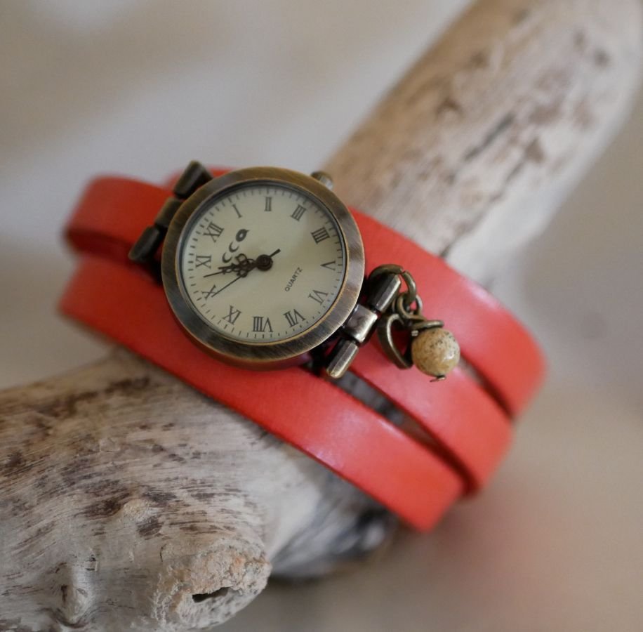 Lederen armband horloge 2 of 3 rondes met parel en hanger