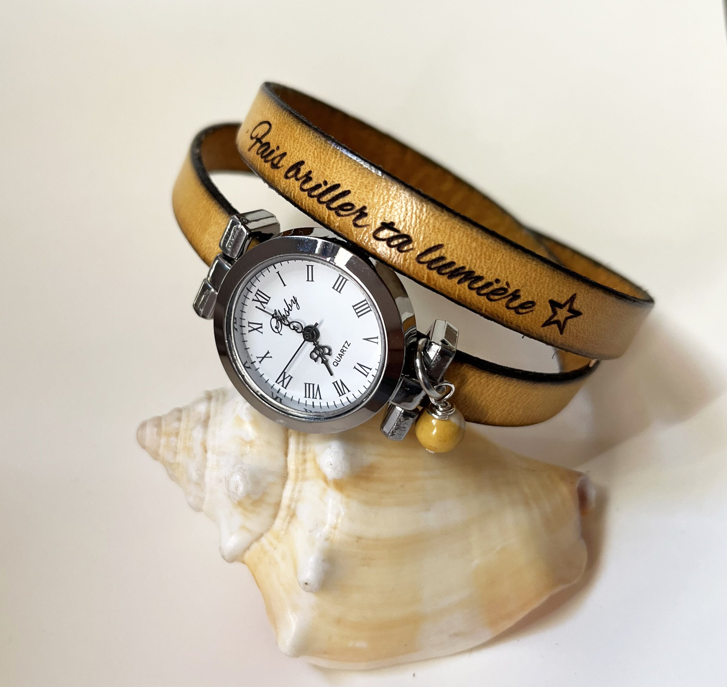 Lederen armbandhorloge 2 slagen aanpasbaar met zilveren wijzerplaat