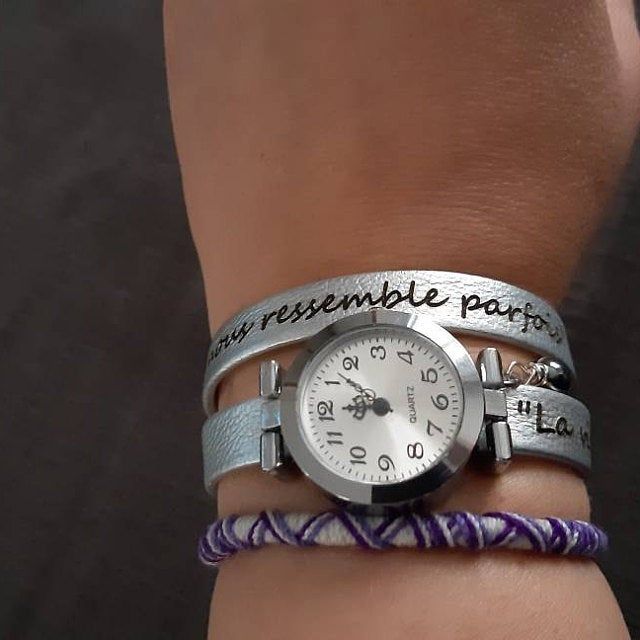 Lederen armbandhorloge 2 slagen aanpasbaar met zilveren wijzerplaat