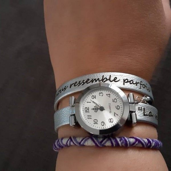 Lederen armbandhorloge 2 slagen aanpasbaar met zilveren wijzerplaat