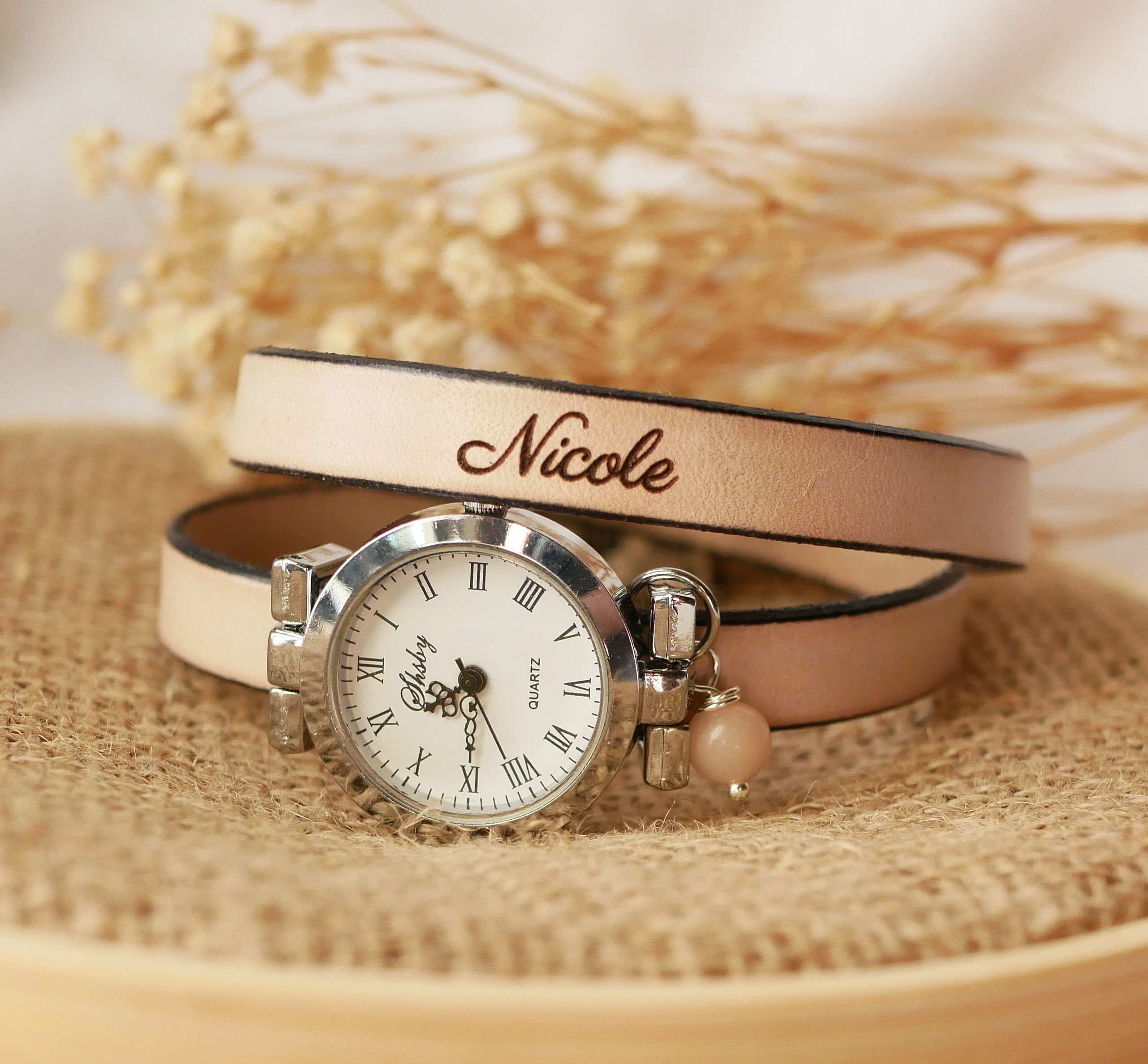 Lederen armbandhorloge 2 slagen aanpasbaar met zilveren wijzerplaat