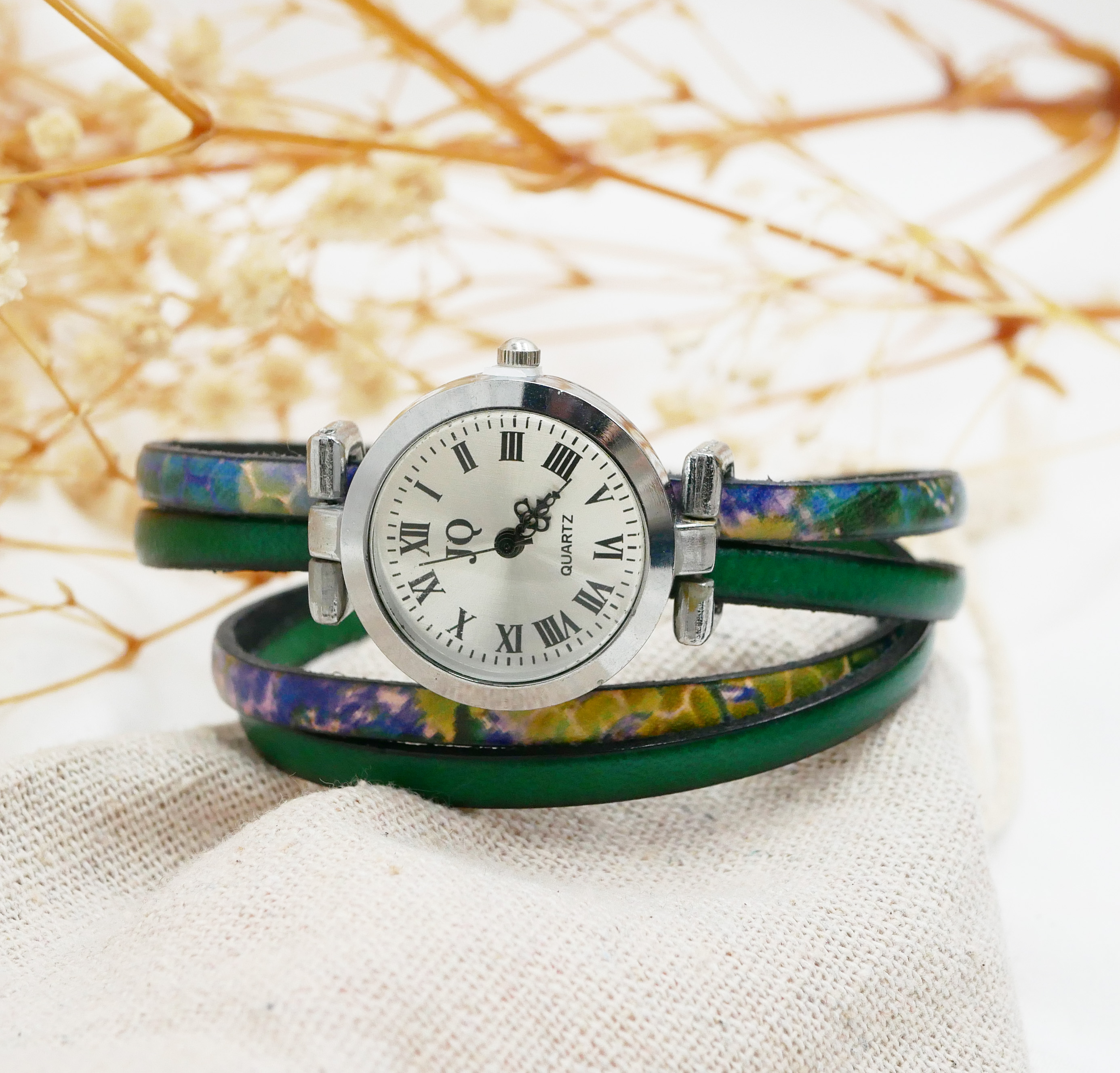 Dubbel lederen horloge met impressionistische opdruk en kleur naar keuze om te personaliseren 