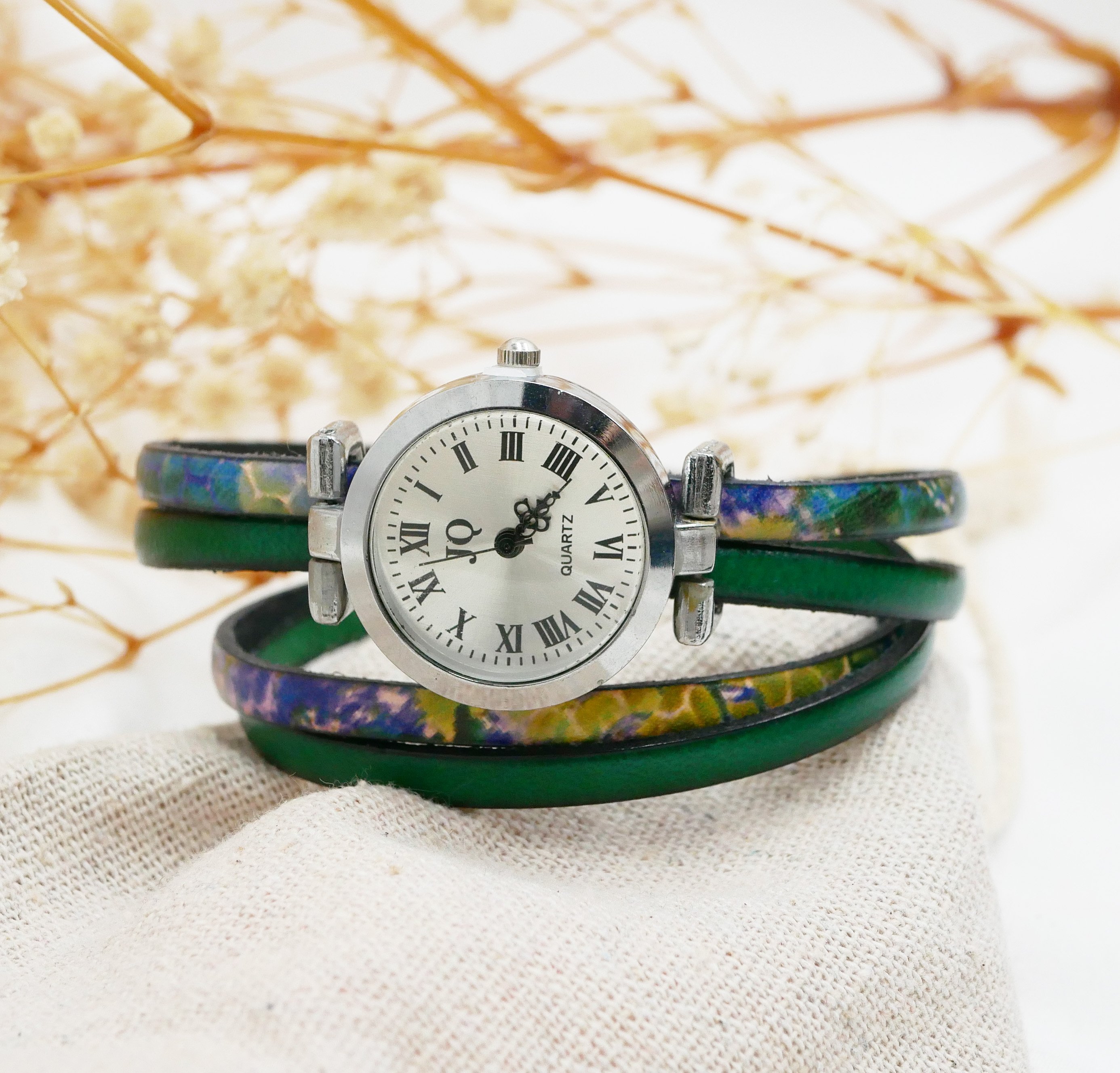 Dubbel lederen horloge met impressionistische opdruk en kleur naar keuze om te personaliseren 