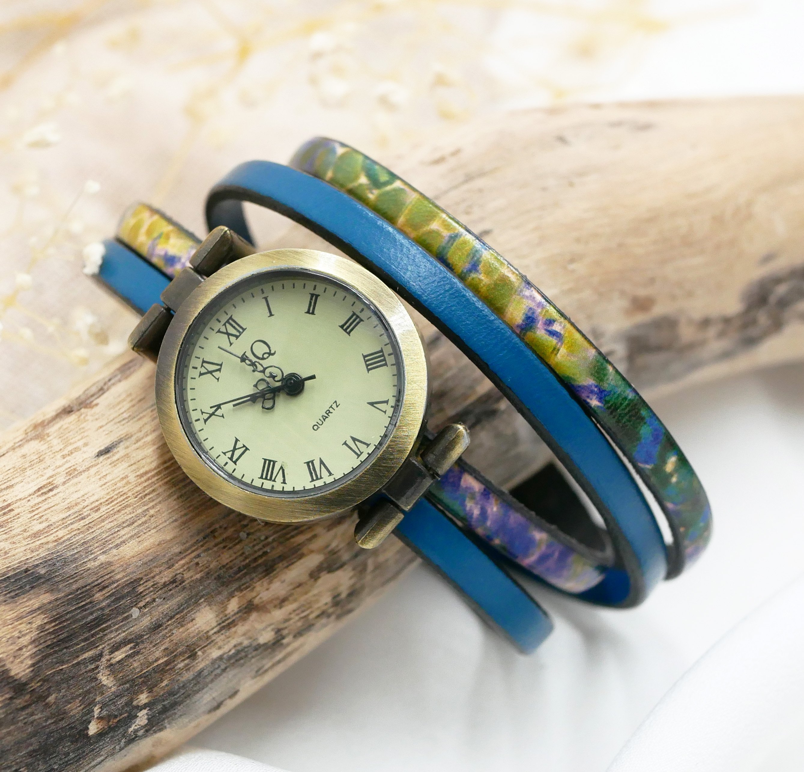 Dubbel lederen horloge met impressionistische opdruk en kleur naar keuze om te personaliseren 