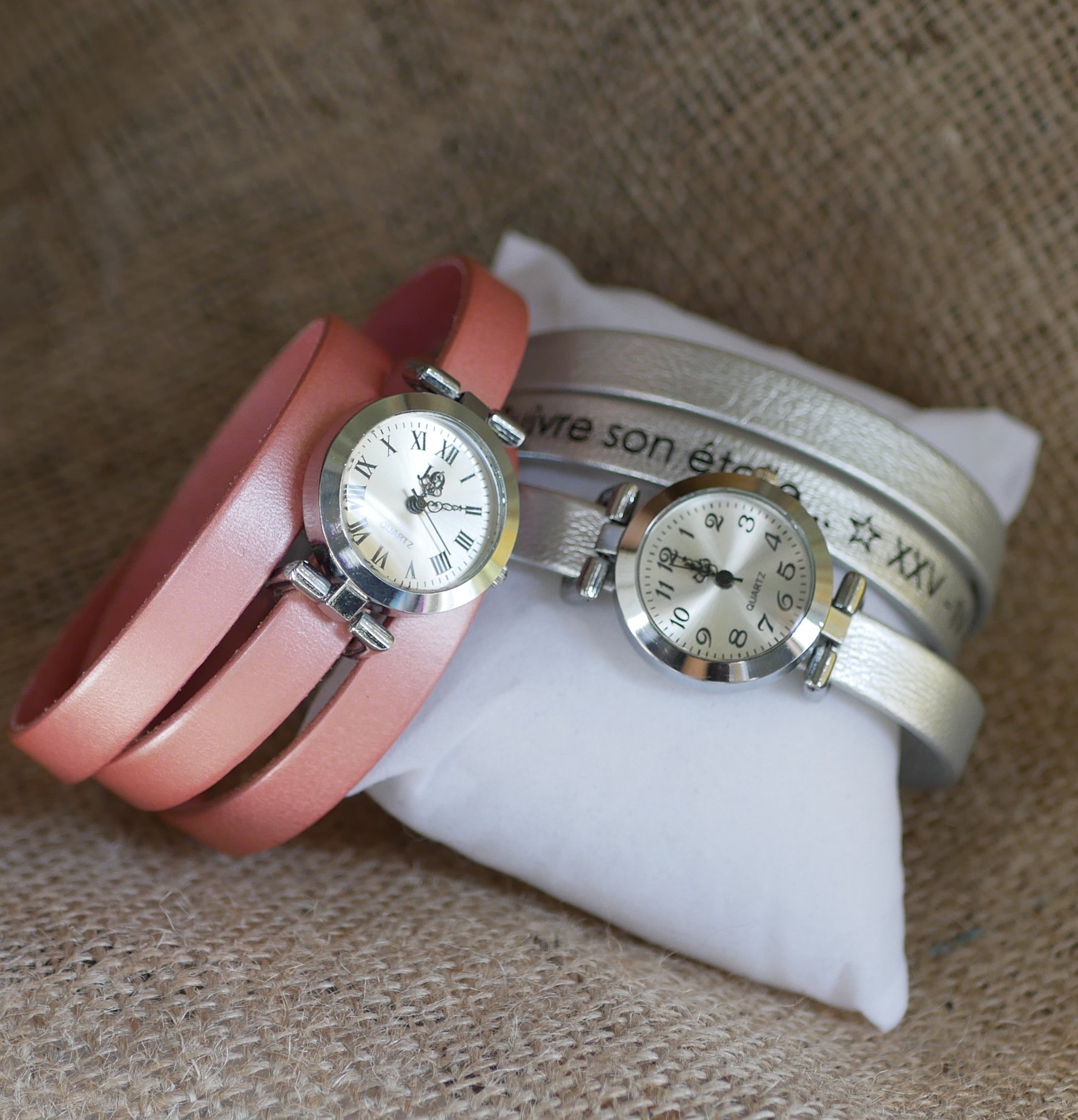 Aanpasbaar multi-turn horloge met zilveren wijzerplaat 