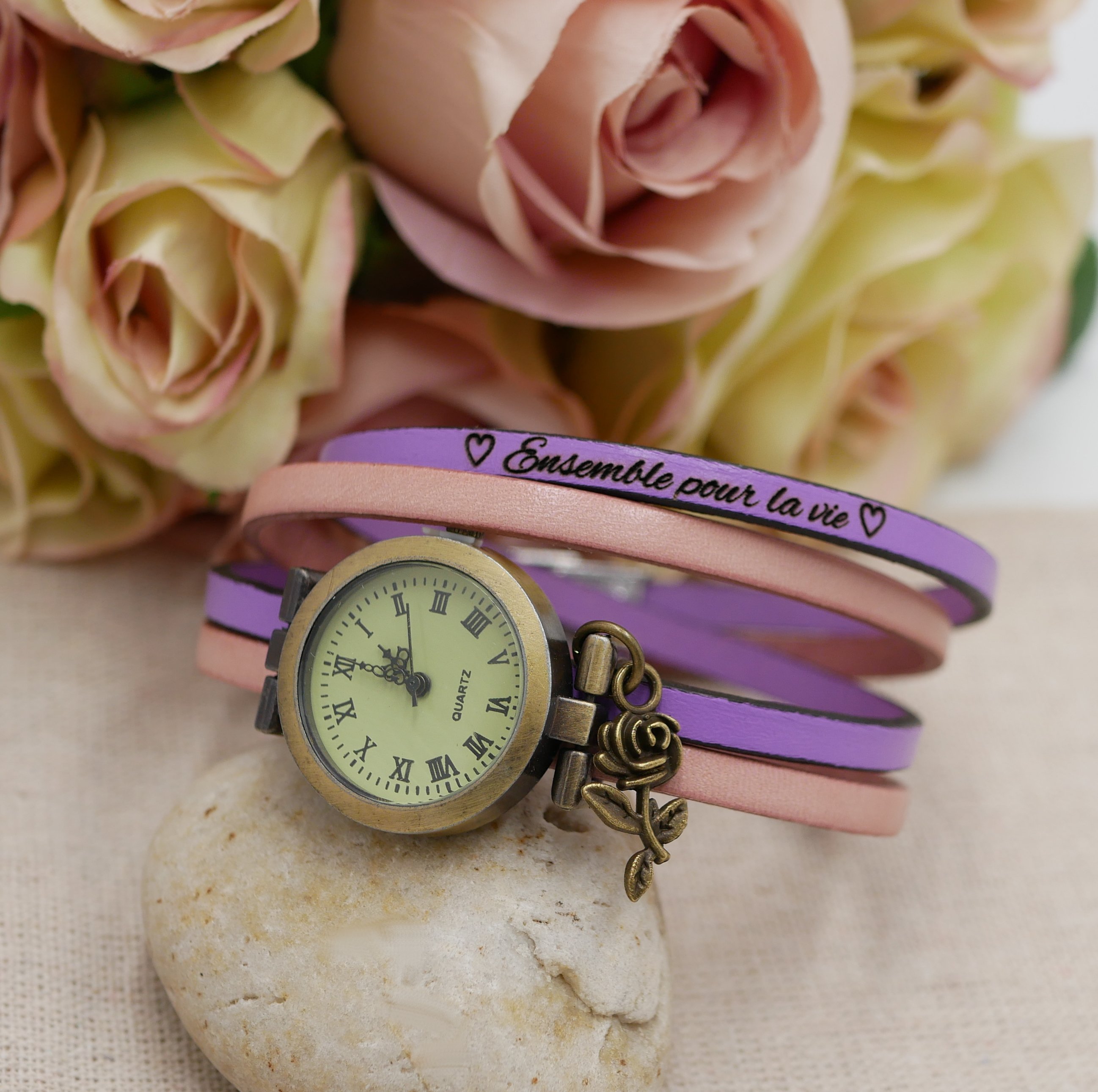 Op maat gemaakt horloge van dubbel draaiend leer met wijzerplaat in Arabische cijfers