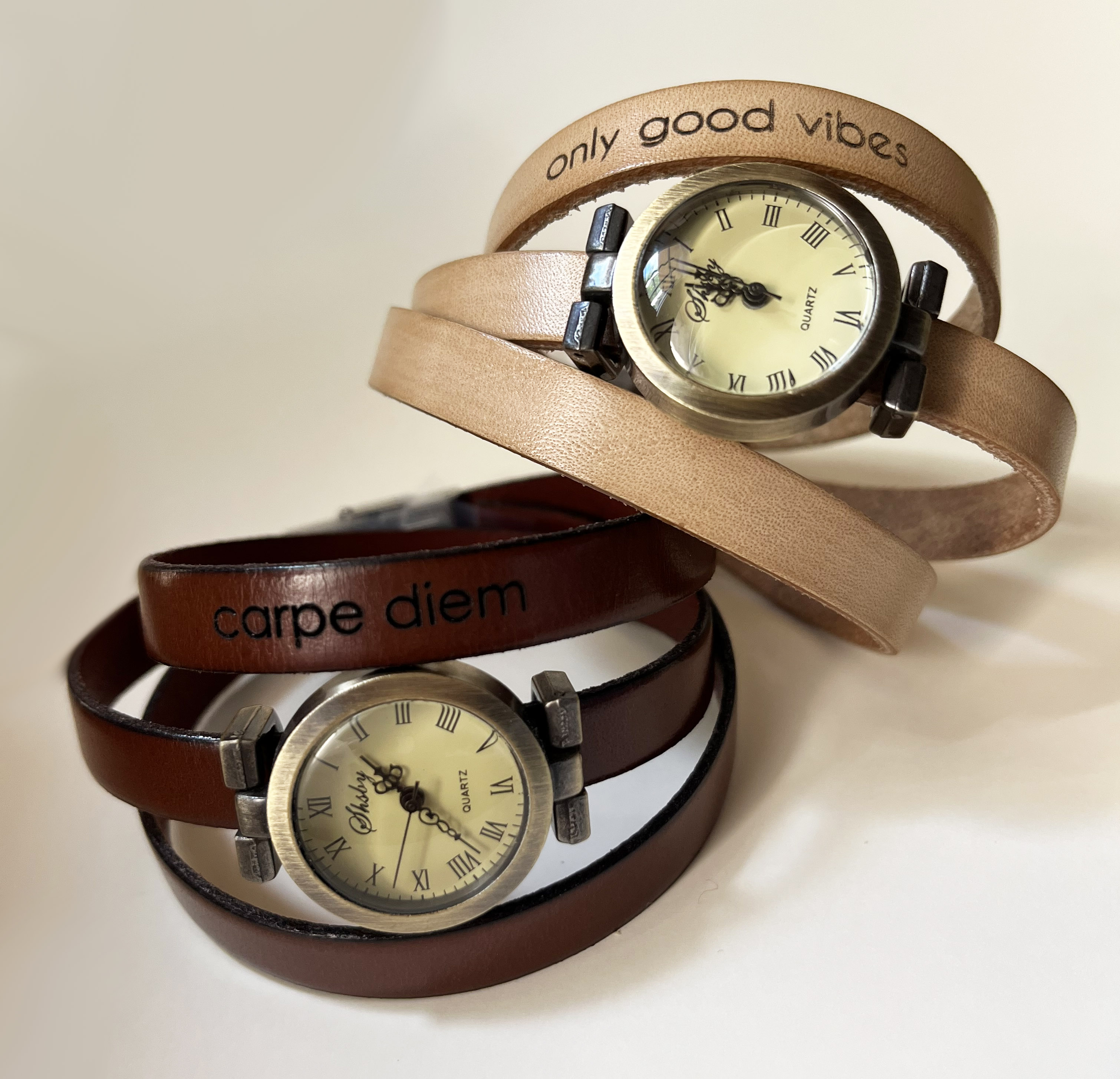 Aanpasbaar triple tour horloge met bronzen wijzerplaat 