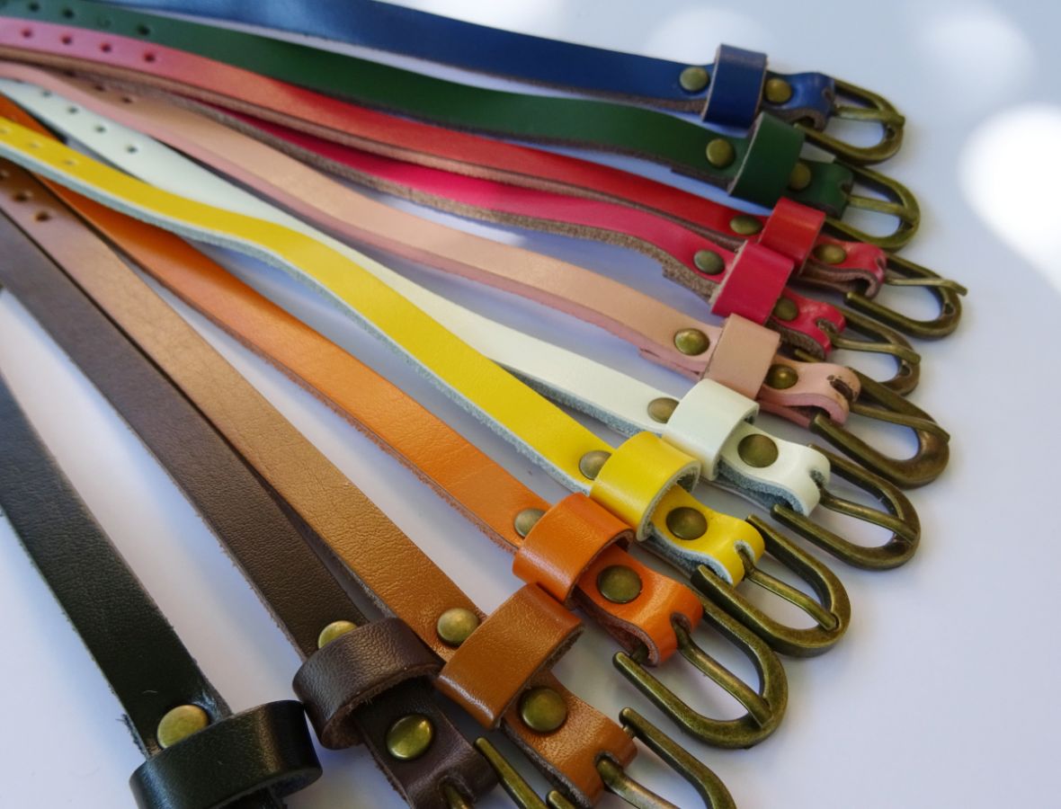 Horloge met lavasteenbedel en lederen band naar keuze