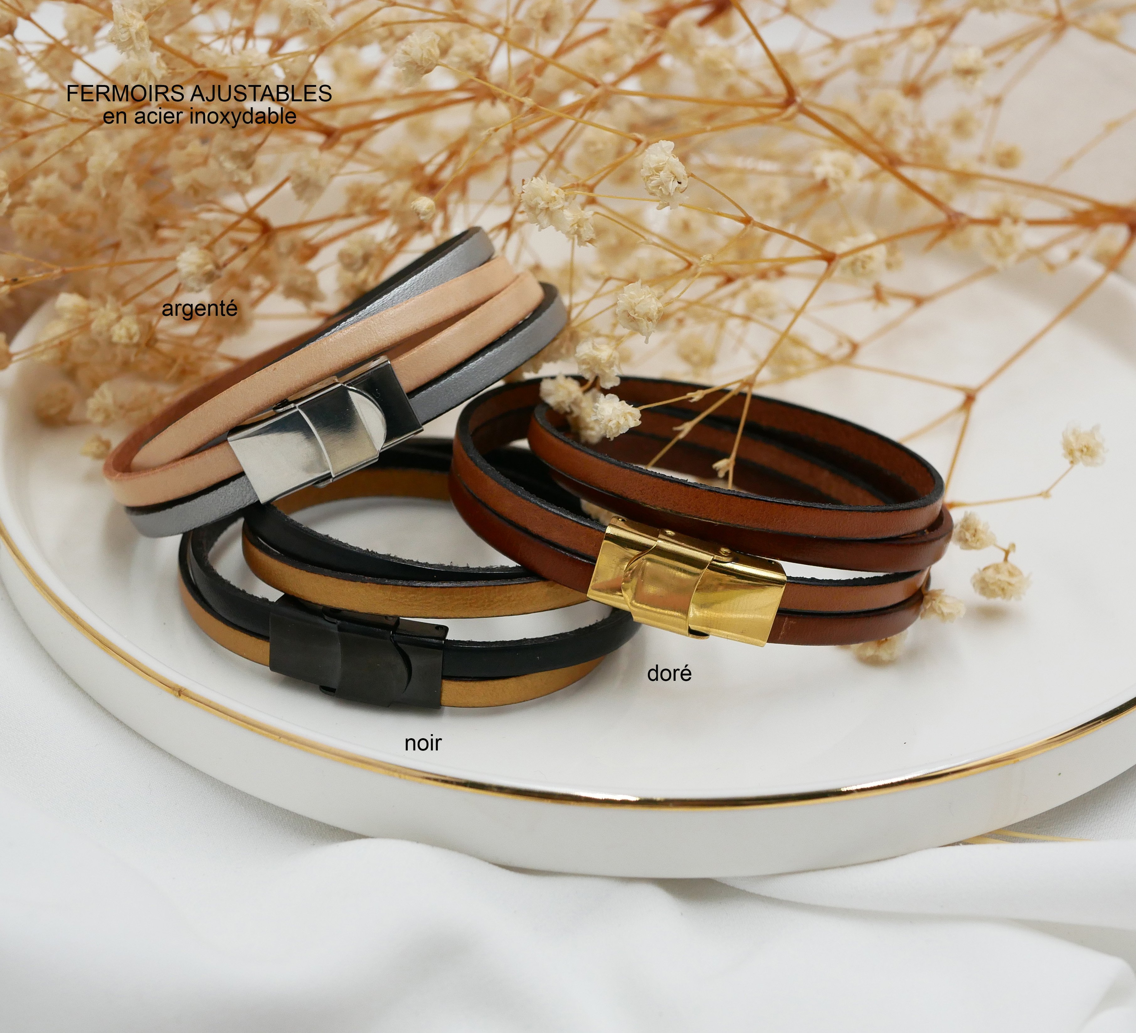 Gegraveerd houten cabochon horloge met dubbele leren band en bronzen wijzerplaat