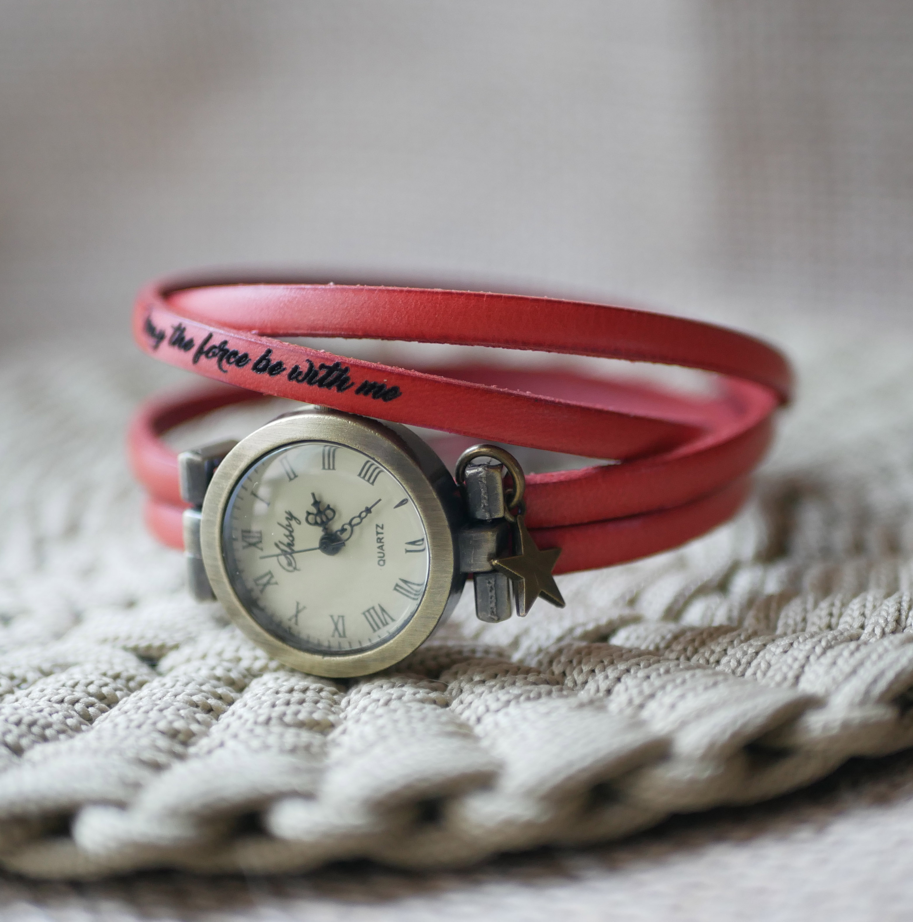 Dames- of meisjeshorloge met multi-turn lederen band naar keuze