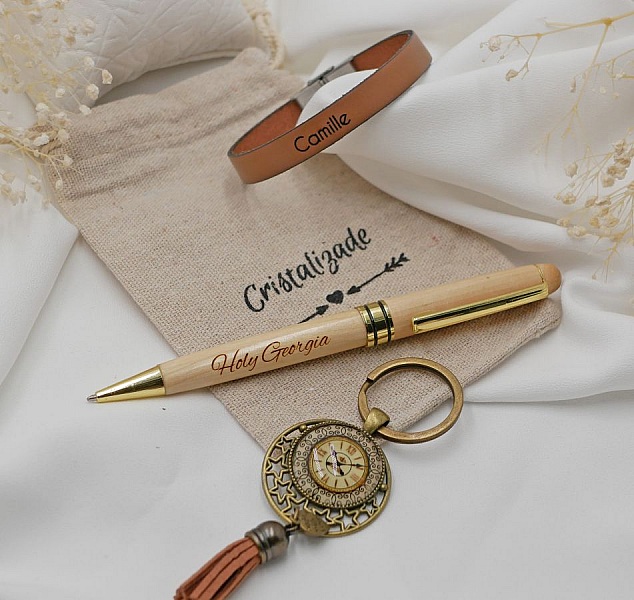 Geschenktas voor vrouwen met gegraveerde houten pen + personaliseerbare lederen riem + sleutelhanger 