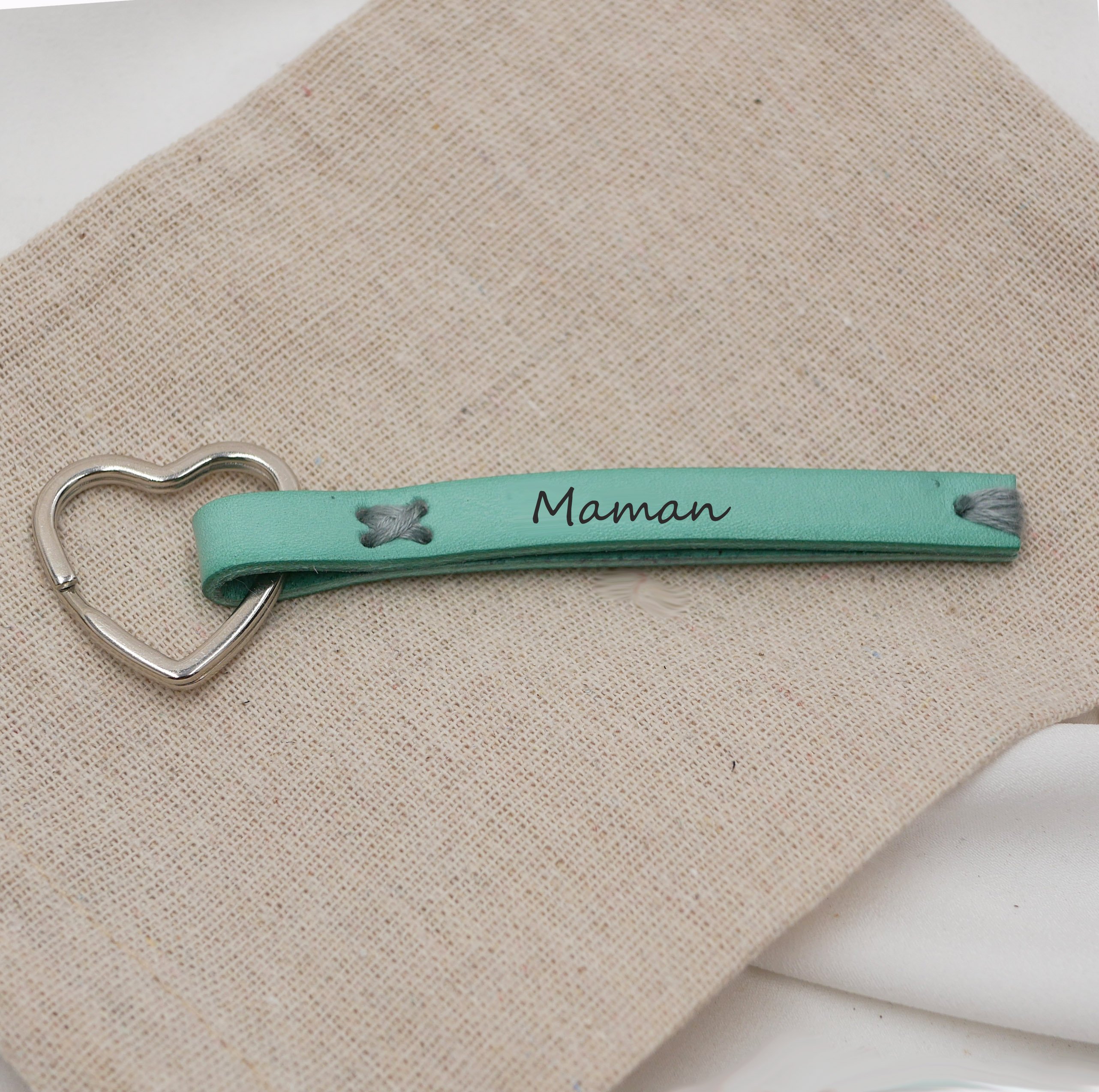 Aanpasbare handgenaaide leren sleutelhanger