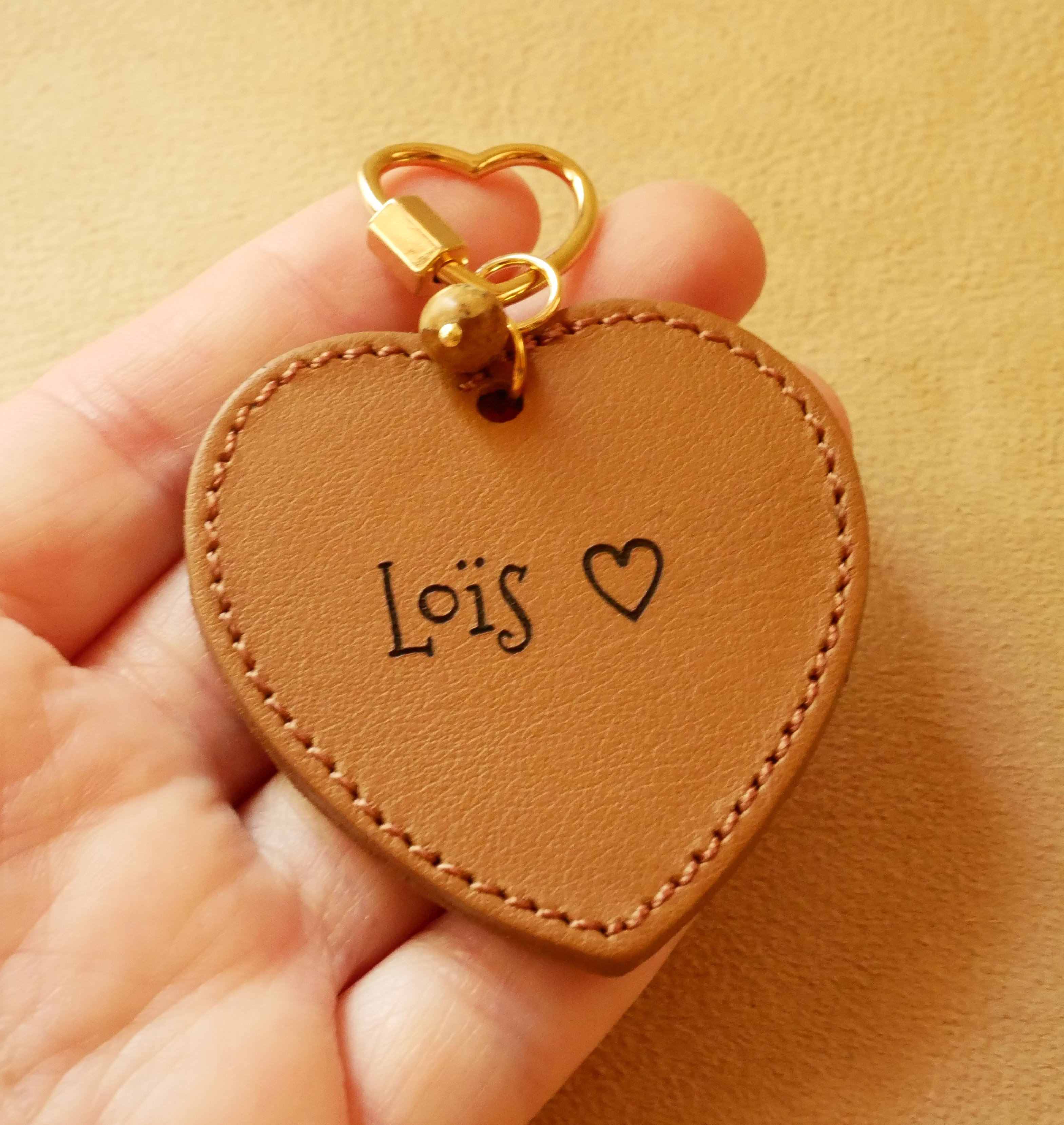 Sleutelhanger met groot leren hart om te graveren en personaliseren