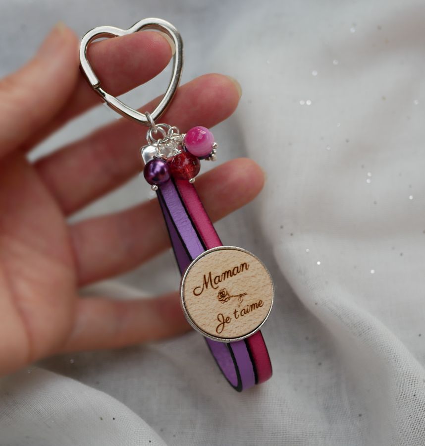 Dubbele lederen sleutelhanger met gepersonaliseerde houten kap