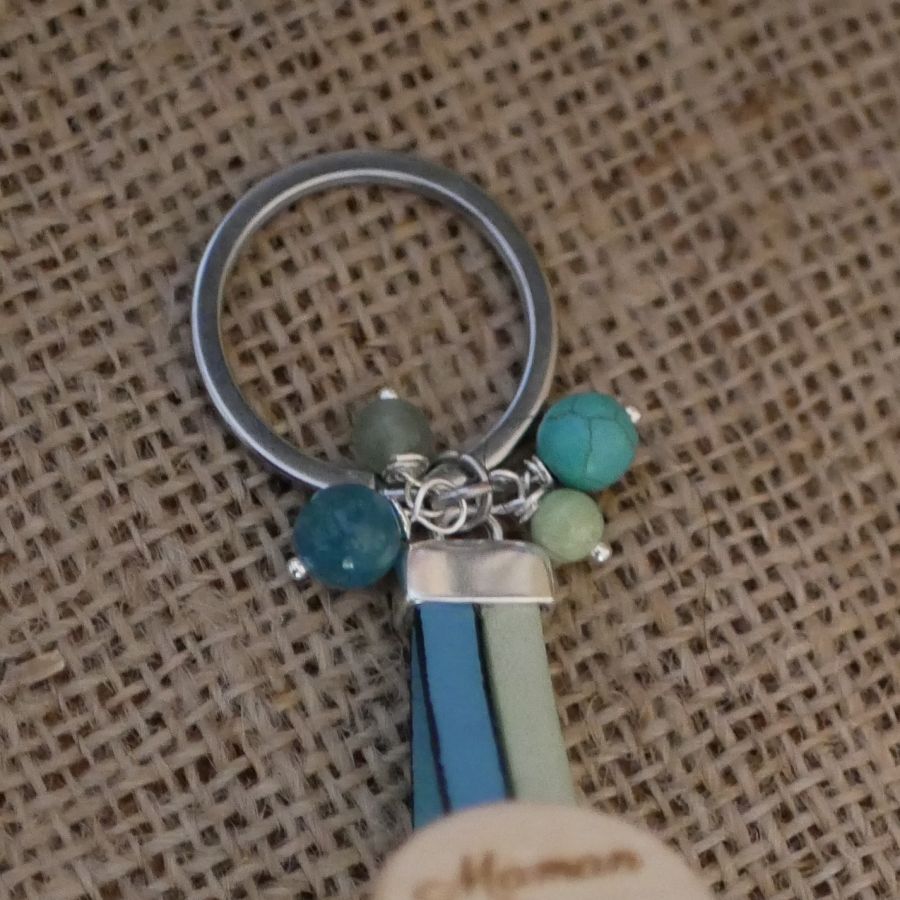 Dubbele lederen sleutelhanger met gepersonaliseerde houten kap