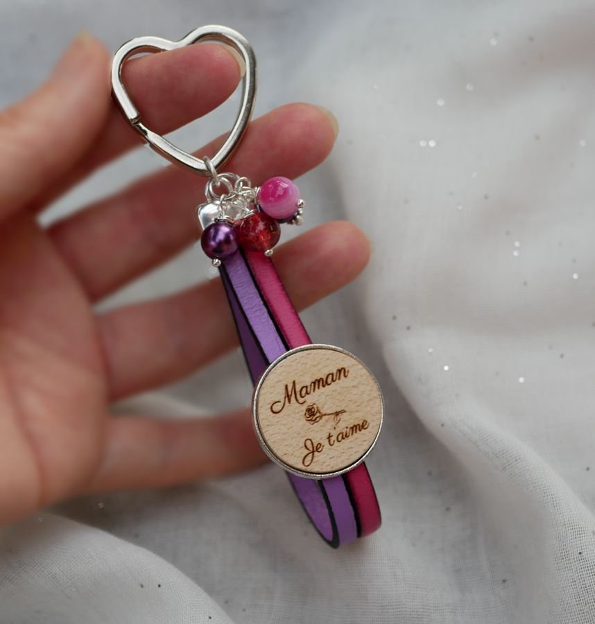Dubbele lederen sleutelhanger met gepersonaliseerde houten kap