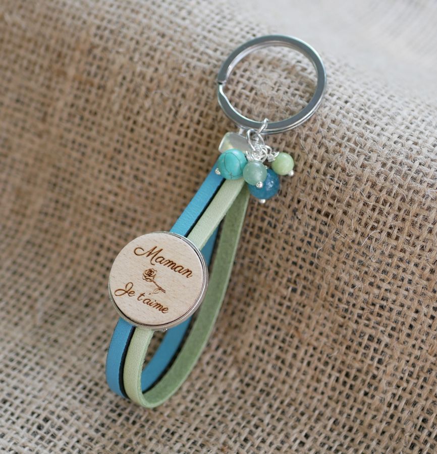 Dubbele lederen sleutelhanger met gepersonaliseerde houten kap