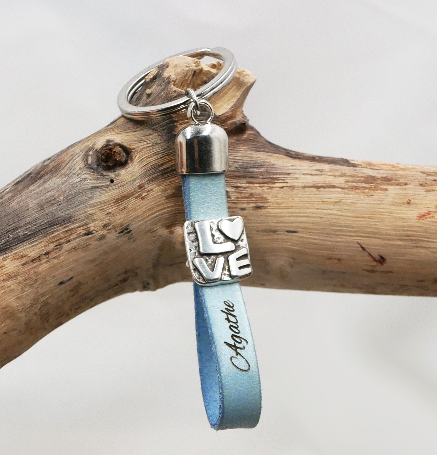 Sleutelhanger van liefdesleer, personaliseerbaar met Valentijnsgravure