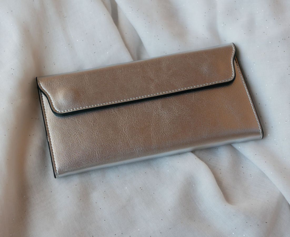 Zilvergrijze lederen portefeuille om te personaliseren