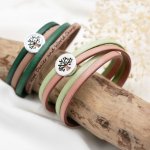 Levensboom armband op dubbel leer gepersonaliseerd door gravure