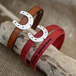 Aanpasbare lederen riem met enkel of dubbel gedraaid hoefijzerdesign