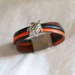 Multi lederen manchet armband met schildpad design en grote magnetische sluiting