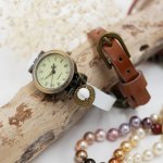 Lederen armbandhorloge, volledig aanpasbaar 