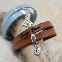 Gepersonaliseerde dubbele lederen armband te graveren met een hanger naar keuze