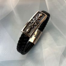 Bracelet homme cuir noir tress&eacute; d&eacute;cor croix stylis&eacute;e