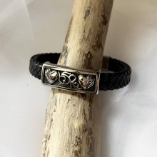 Bracelet homme cuir noir tress&eacute; d&eacute;cor 2 coeurs grav&eacute;s