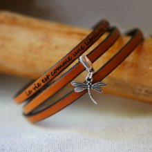 Armband met een 3-draads lederen hanger, personaliseerbaar door gravure