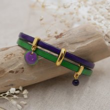 Duo leren armband met gouden bedels en paarsgroene lovertjes 