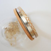 Damesarmband in natuurlijk en zilver leer 