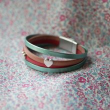 Lederen manchet armband met hartjes om te personaliseren 